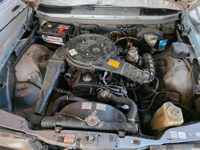 Gebraucht Mercedes E230 120 PS (88 kW) 1986 Silber Limousine