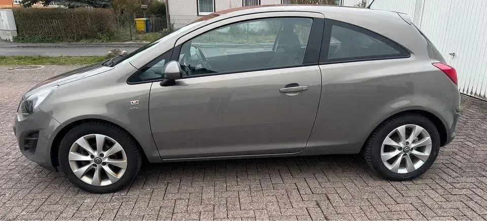 Gebraucht Opel Corsa 70 PS (51 kW) 2014 Braun Kleinwagen