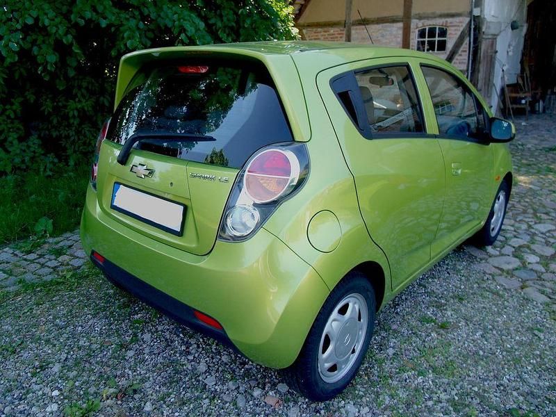 Gebraucht Chevrolet Spark 68 PS (50 kW) 2010 Grün Kleinwagen