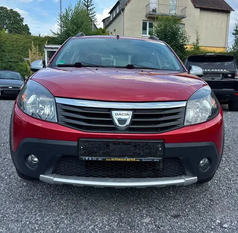 Gebraucht Dacia Sandero Stepway 84 PS (61 kW) 2011 Rot Limousine