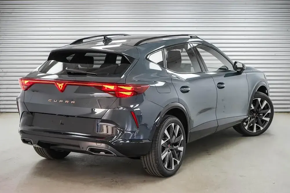 Neu Cupra Formentor 265 PS (194 kW) 2026 Fjord blau uni (9k) SUV