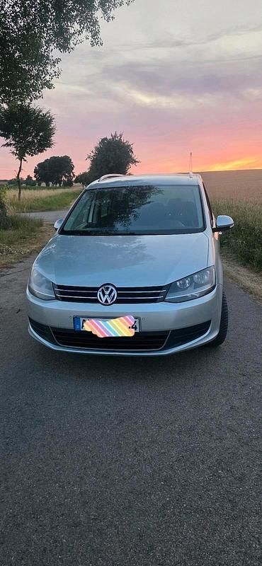 Silber Gebraucht 2011 VW Sharan Van / Kleinbus | 8.400 € (Guter Preis) - Bild 1/4