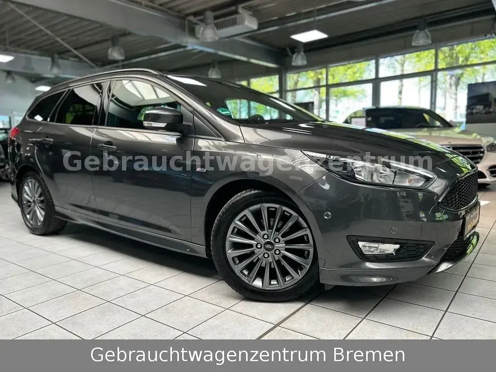 Usata Ford Focus ST-Line 140 CV (102 kW) 2018 Grigio Berlina