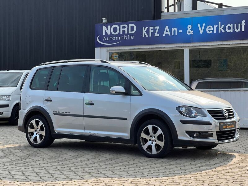 Silber Gebraucht 2007 VW Touran Cross Van / Kleinbus | 3.899 € (Guter Preis) - Bild 1/4