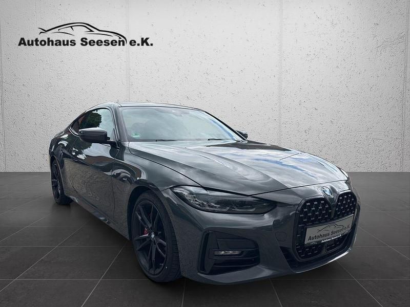 Grau Gebraucht 2023 BMW 430 M Performance Coupé | 42.490 € - Bild 1/4