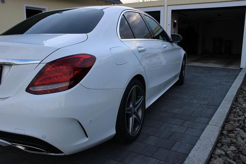 Gebraucht Mercedes C200 AMG line 186 PS (136 kW) 2017 Weiß Limousine