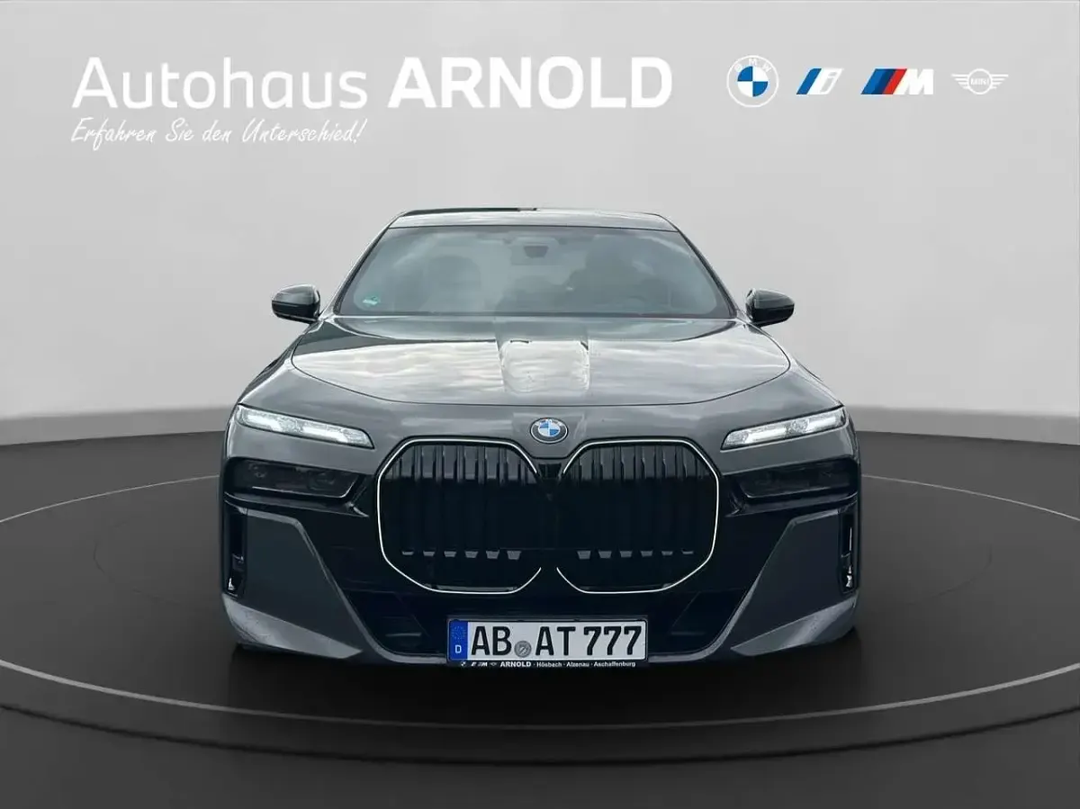 Gebraucht BMW 740 M Sport 286 PS (210 kW) 2025 Bmw individual dravitgrau meta Limousine