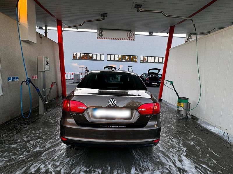 Second-hand VW Jetta 122 CP (89 kW) 2012 Maro Berlinǎ