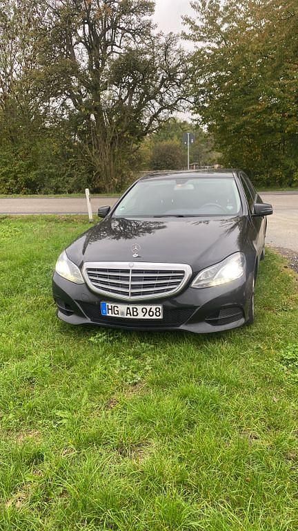 Gebraucht 2015 Mercedes E220 Limousine | 9.990 € (Fairer Preis) - Bild 1/4
