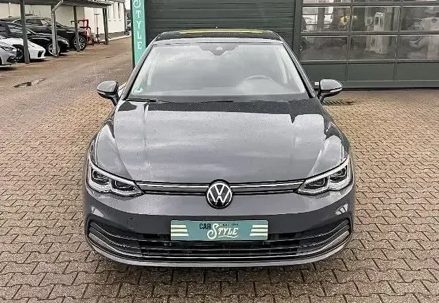 Gebraucht VW Golf VIII Move 150 PS (110 kW) 2023 Grau Limousine