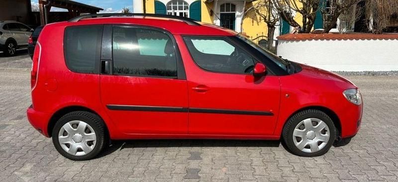 Gebraucht Skoda Roomster 105 PS (77 kW) 2009 Rot Van / Kleinbus