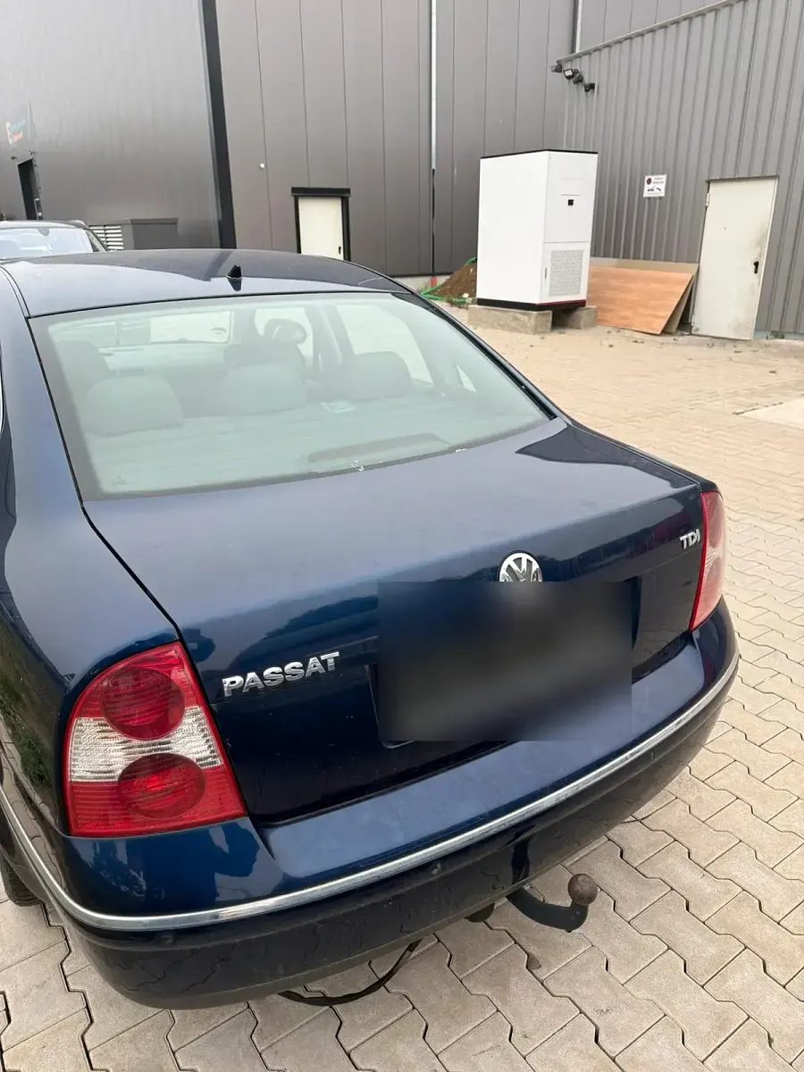 Używany VW Passat 101 KM (74 kW) 2004 Niebieski Sedan/Limuzyna