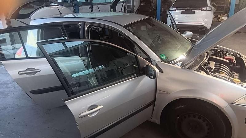 Gebraucht 2006 Renault Mégane II Authentique Limousine | 1.750 € (Fairer Preis) - Bild 1/4