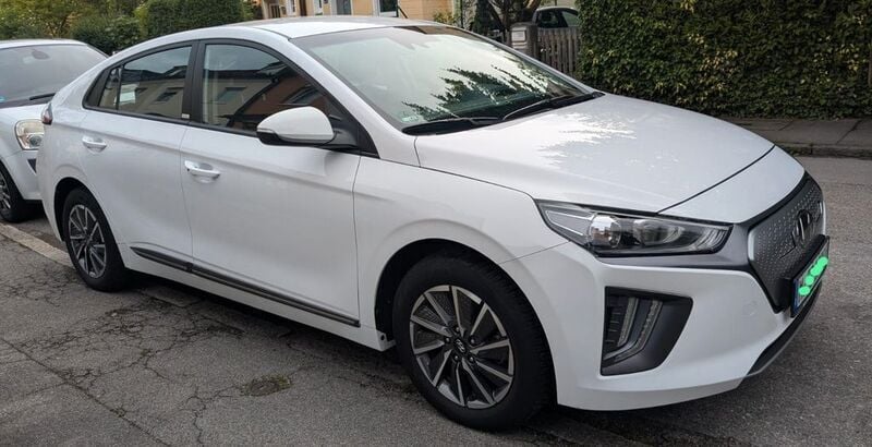 Weiß Gebraucht 2022 Hyundai Ioniq 6 Trend Limousine | 16.800 € (Guter Preis) - Bild 1/4