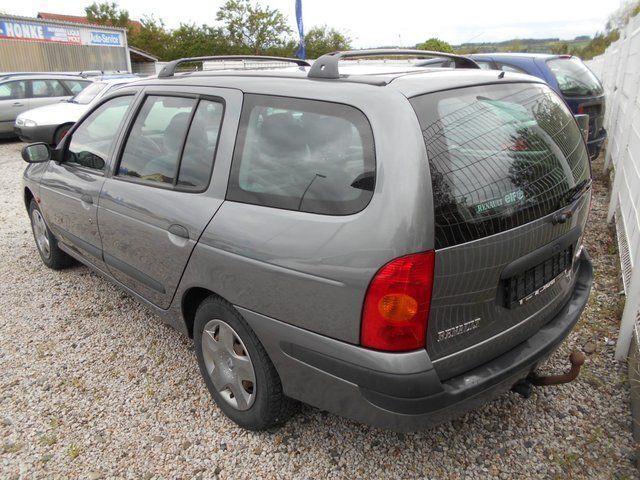 Gebraucht Renault Mégane GrandTour 95 PS (69 kW) 2000 Grau metallic Kombi