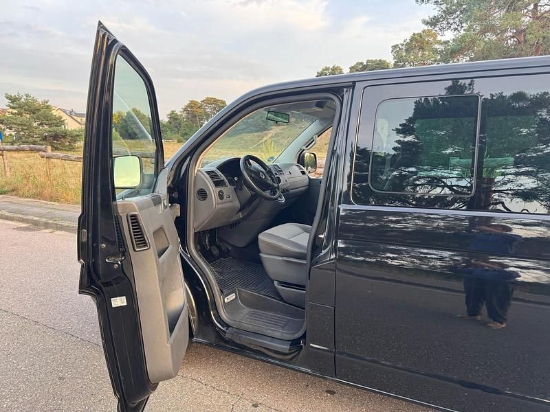 Gebraucht VW Multivan 105 PS (77 kW) 2006 Schwarz Van