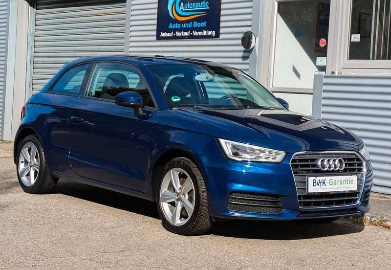 Blau Gebraucht 2015 Audi A1 Design Kleinwagen | 8.990 € (Guter Preis) - Bild 1/4