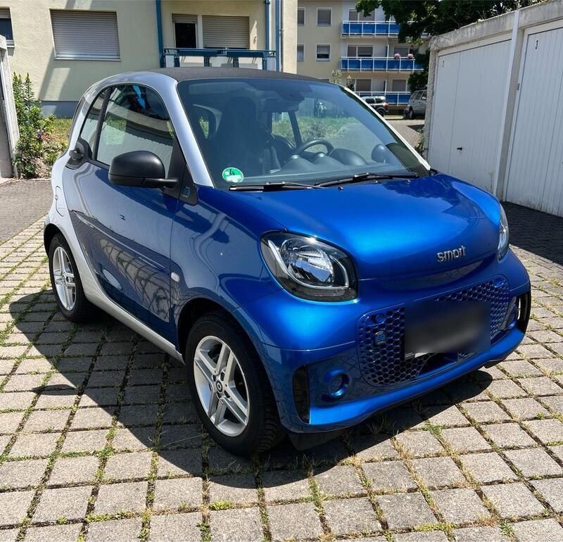 Blau Gebraucht 2021 Smart ForTwo Electric Drive Kleinwagen | 8.390 € (Fairer Preis) - Bild 1/4
