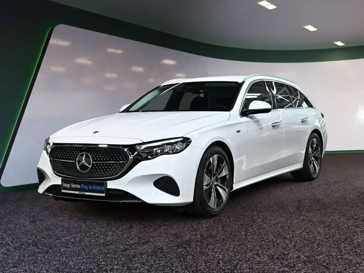 Used Mercedes E300 Advanced 313 HP (230 kW) 2025 White Estate