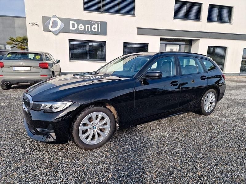 Gebraucht BMW 320 190 PS (139 kW) 2022 Schwarz uni Kombi