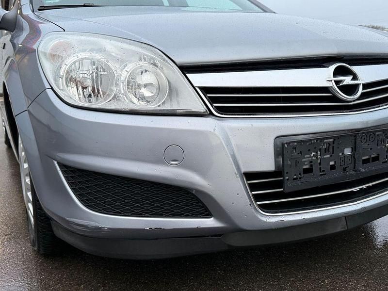 Gebraucht Opel Astra Edition 116 PS (85 kW) 2008 Silber Limousine
