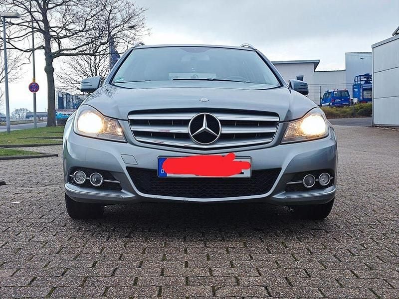 Gebraucht Mercedes C200 Avantgarde 136 PS (100 kW) 2011 Grau Kombi