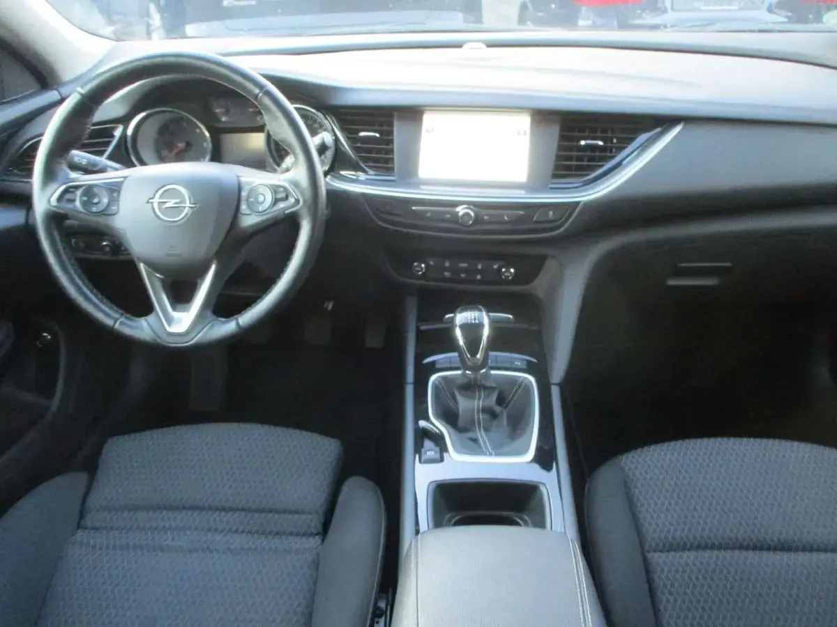 Gebraucht Opel Insignia 122 PS (89 kW) 2020 Schwarz Kombi