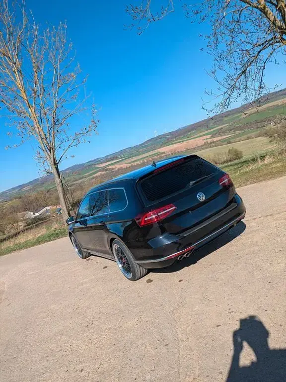 Używany VW Passat Highline 179 KM (131 kW) 2018 Czarny Kombi