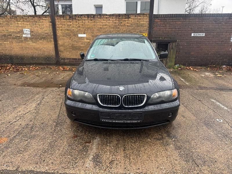 Schwarz Gebraucht 2003 BMW 320 Limousine | 2.200 € (Superpreis) - Bild 1/4