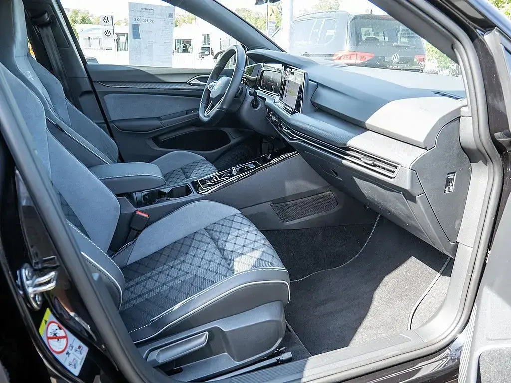 Gebraucht VW Golf VIII R-line 190 PS (139 kW) 2023 Schwarz Limousine
