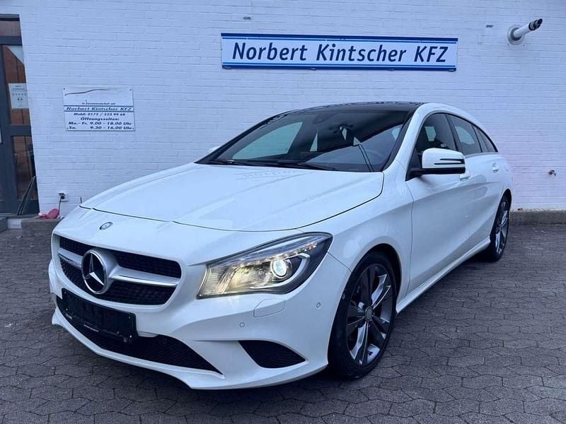 Gebraucht Mercedes CLA180 Urban 122 PS (89 kW) 2016 Calcitweiss/zirrusweiss Limousine