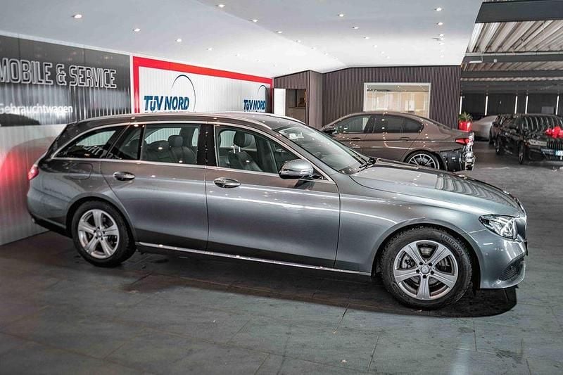 Gebraucht Mercedes E200 Avantgarde 184 PS (135 kW) 2016 Grau Kombi