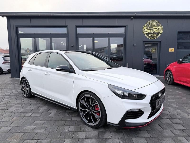Polar white Gebraucht 2018 Hyundai i30 N Performance Limousine | 17.999 € (Superpreis) - Bild 1/4