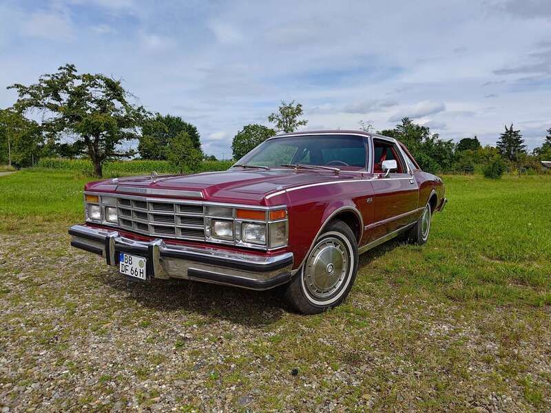 Rot Gebraucht 1977 Chrysler Le Baron Coupé | 10.900 € - Bild 1/4