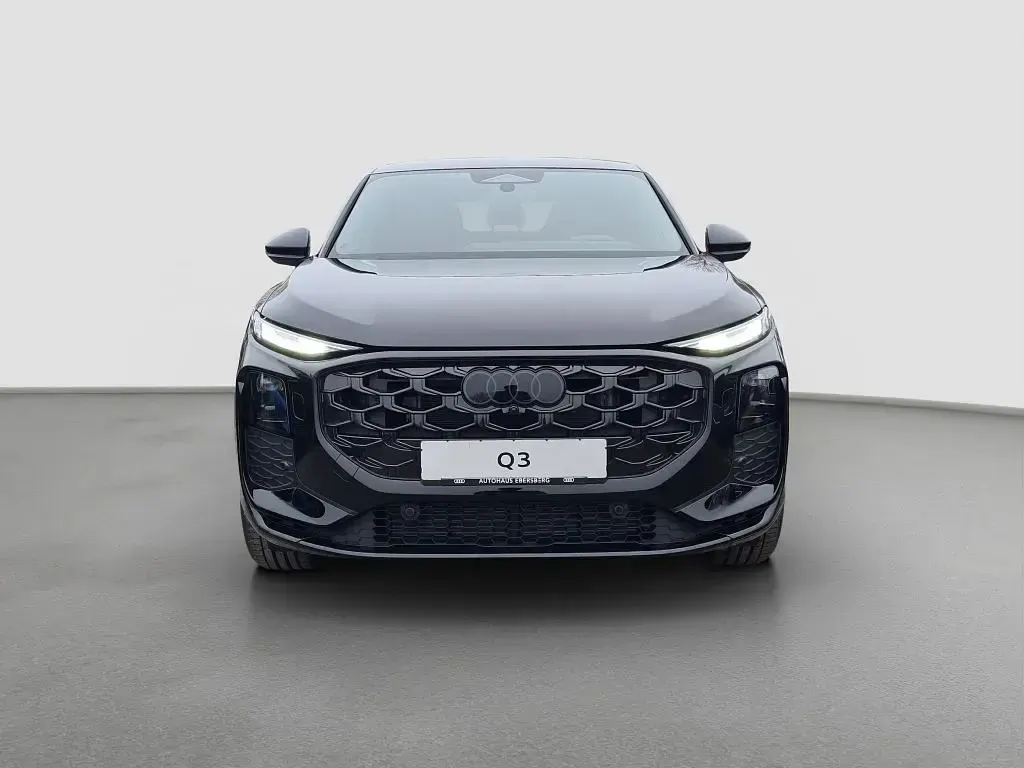 Neu Audi Q3 Sportback Sport 150 PS (110 kW) 2026 Schwarz SUV