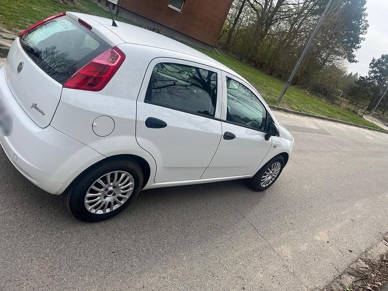 Gebraucht Fiat Punto 48 PS (35 kW) 2009 Weiß Kleinwagen