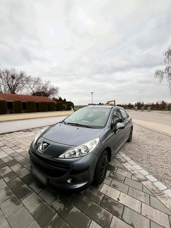 Gebraucht Peugeot 207 91 PS (66 kW) 2008 Andere farben Limousine