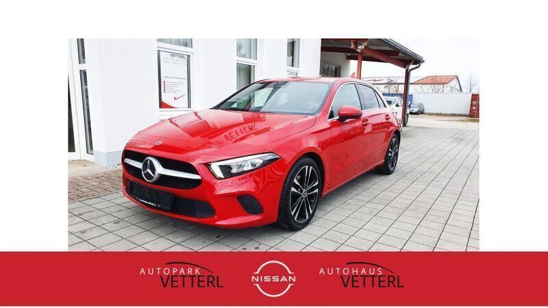 Rot Gebraucht 2019 Mercedes A180 Business Limousine | 22.500 € (Fairer Preis) - Bild 1/4