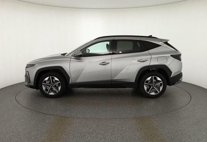 Neu Hyundai Tucson 150 PS (110 kW) 2025 Silber SUV