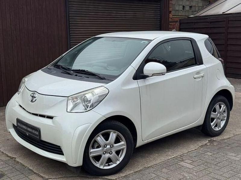 Weiß Gebraucht 2009 Toyota iQ Kleinwagen | 1.999 € (Guter Preis) - Bild 1/4