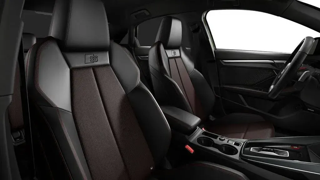 Gebraucht Audi S3 Ambiente 333 PS (244 kW) 2025 Grün Limousine