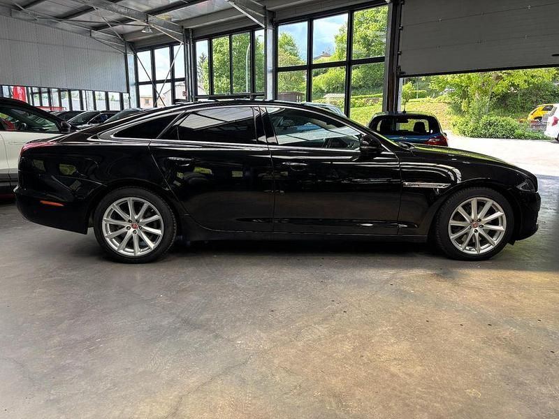 Gebraucht Jaguar XJ 300 PS (220 kW) 2019 Schwarz Limousine