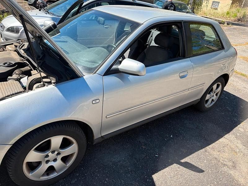 Second-hand Audi A3 102 CP (75 kW) 2003 Argintiu Hatchback