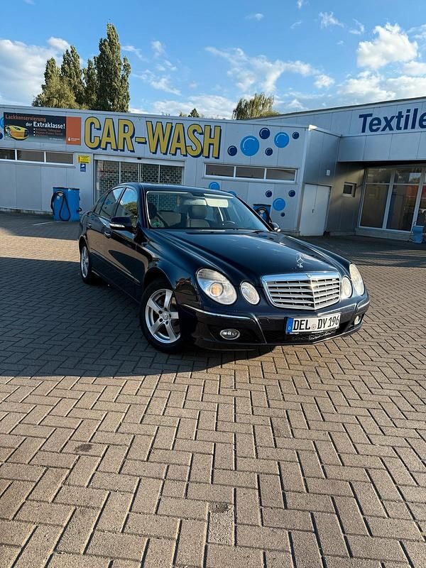 Blau Gebraucht 2007 Mercedes E280 Limousine | 4.500 € (Fairer Preis) - Bild 1/4