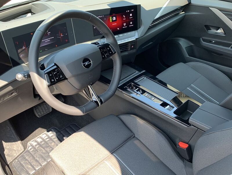 Neu Opel Astra 131 PS (96 kW) 2025 Weiß Limousine