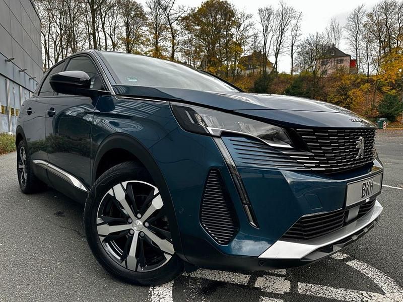 Gebraucht Peugeot 3008 Allure 131 PS (96 kW) 2022 Blau Limousine