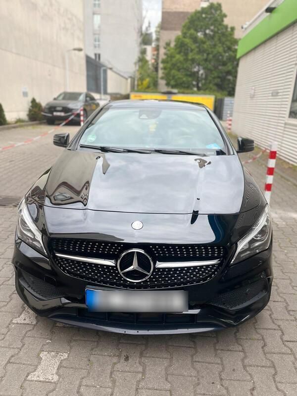 Schwarz Gebraucht 2016 Mercedes CLA220 AMG line Limousine | 17.500 € (Fairer Preis) - Bild 1/4