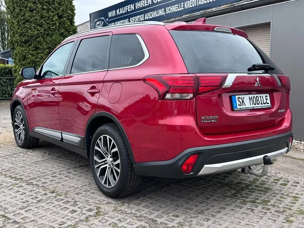 Gebraucht Mitsubishi Outlander Edition 150 PS (110 kW) 2017 Rot SUV