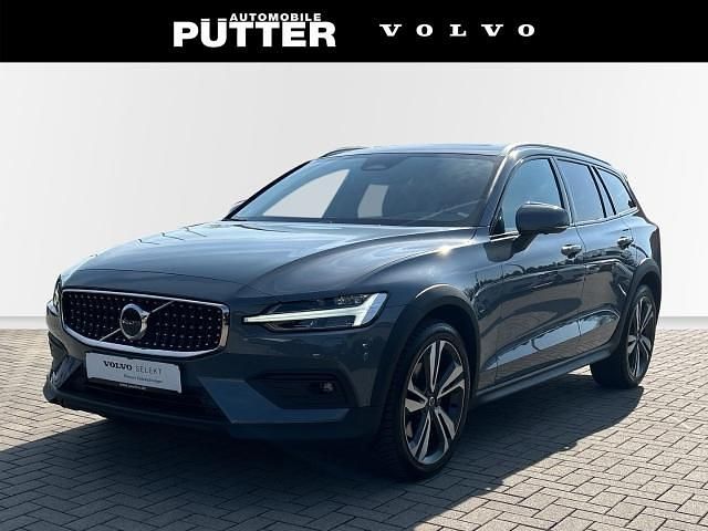 Gebraucht Volvo V60 CC Plus 197 PS (144 kW) 2024 Grau Kombi