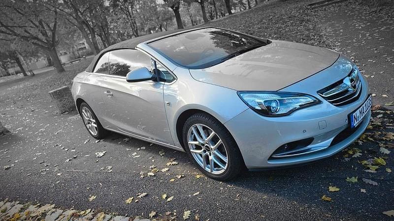 Andere farben Gebraucht 2016 Opel Cascada Innovation Cabrio | 12.995 € (Etwas zu teuer) - Bild 1/4